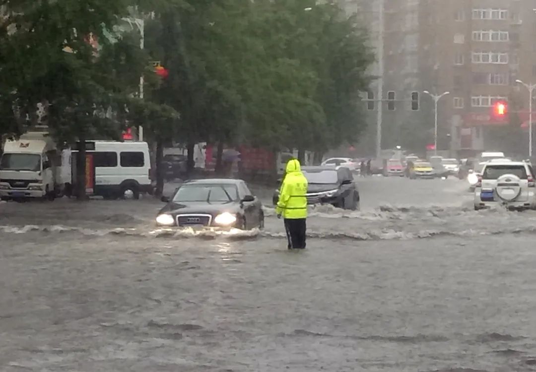 辽宁丹东暴雨最新汛情更新，暴雨来袭与应对安全指南